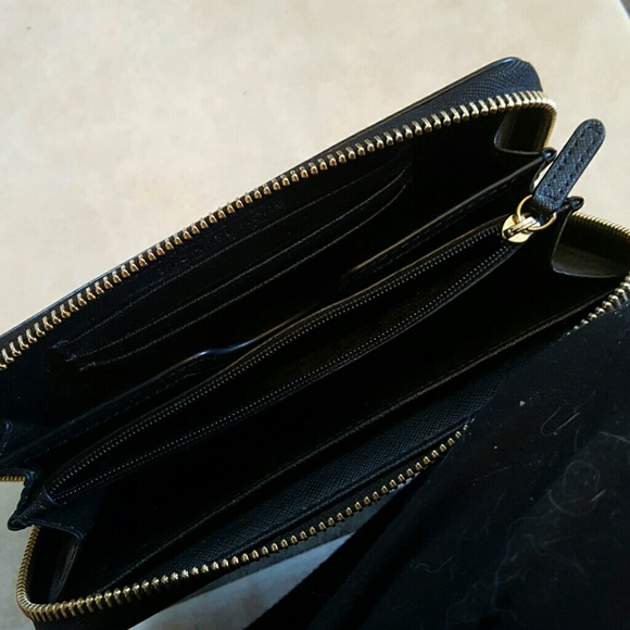 Michael Kors Wallet - Picture 3 of 3